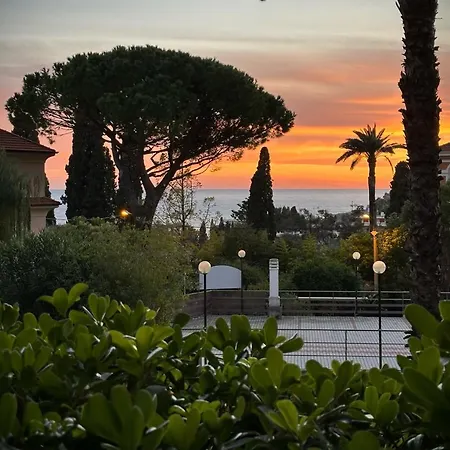 Appartamento Degli Inglesi Sanremo Exterior photo